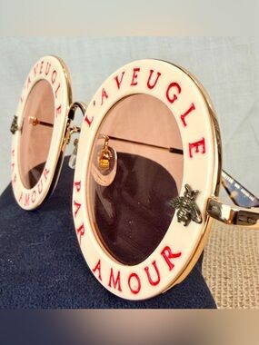 AUTH GUCCI Sunglasses GGO113S 003
PAR AMOUR L'AVEUGLE White Gold Red
44-30-140